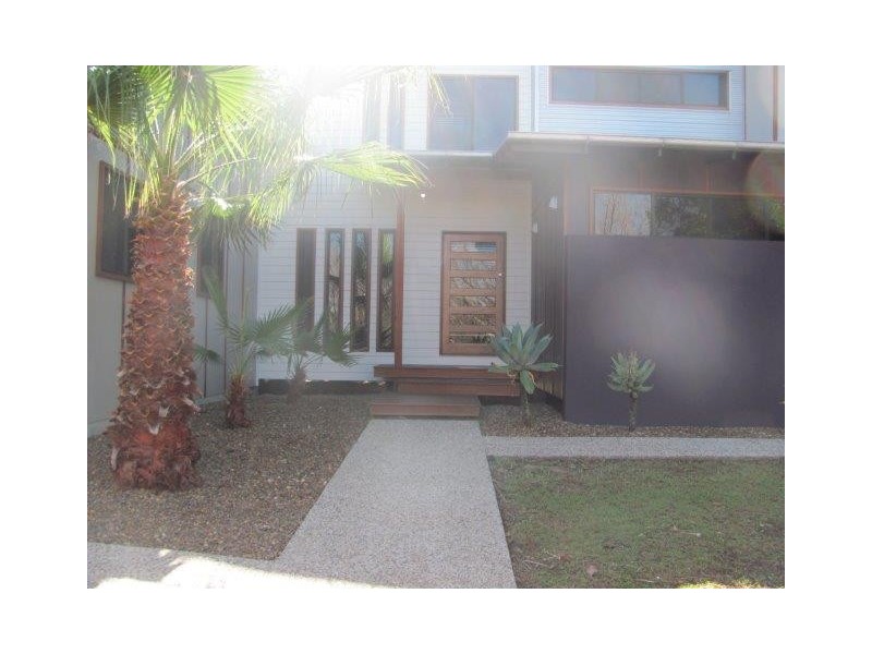 18 Coral Avenue, Agnes Water QLD 4677