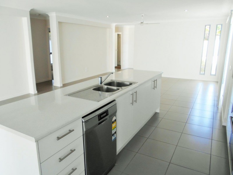 1/9 Dolphin Court, Agnes Water QLD 4677