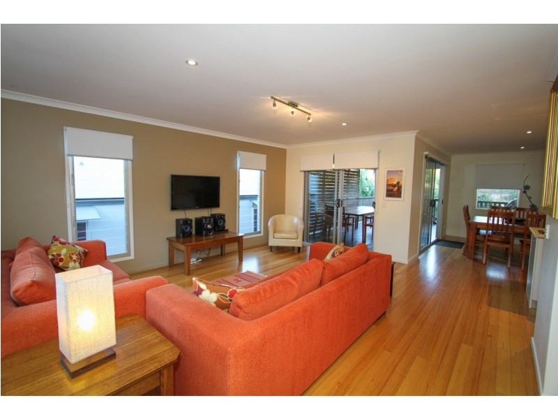 33 Palm Court, Agnes Water QLD 4677