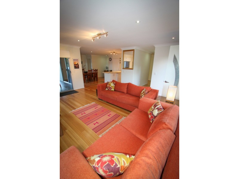 33 Palm Court, Agnes Water QLD 4677