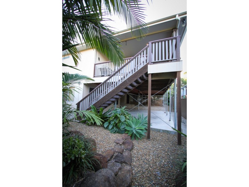 33 Palm Court, Agnes Water QLD 4677