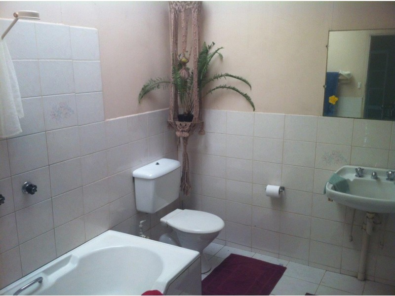 125 Creevey Drive, Captain Creek QLD 4677