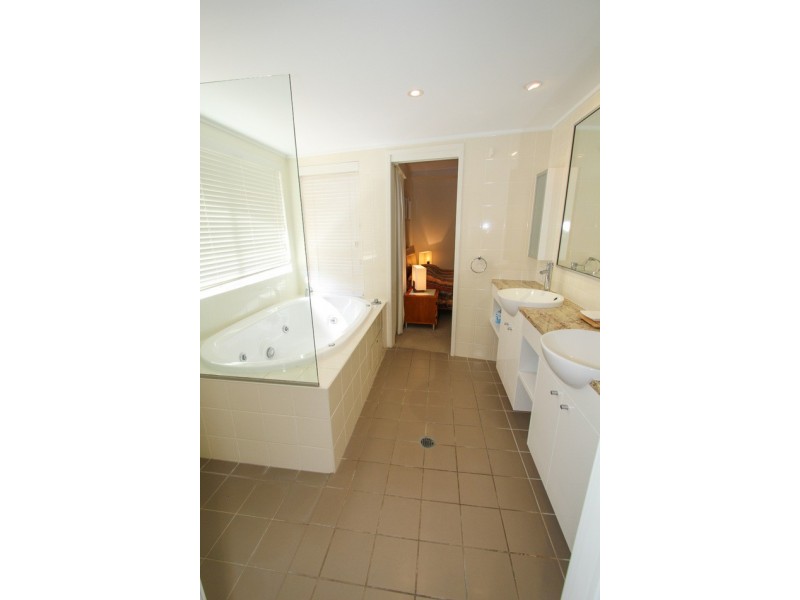 305 Beaches Village Circuit, Agnes Water QLD 4677