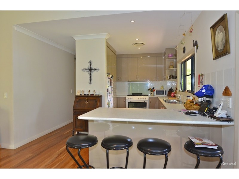 514 Davies Road, Captain Creek QLD 4677