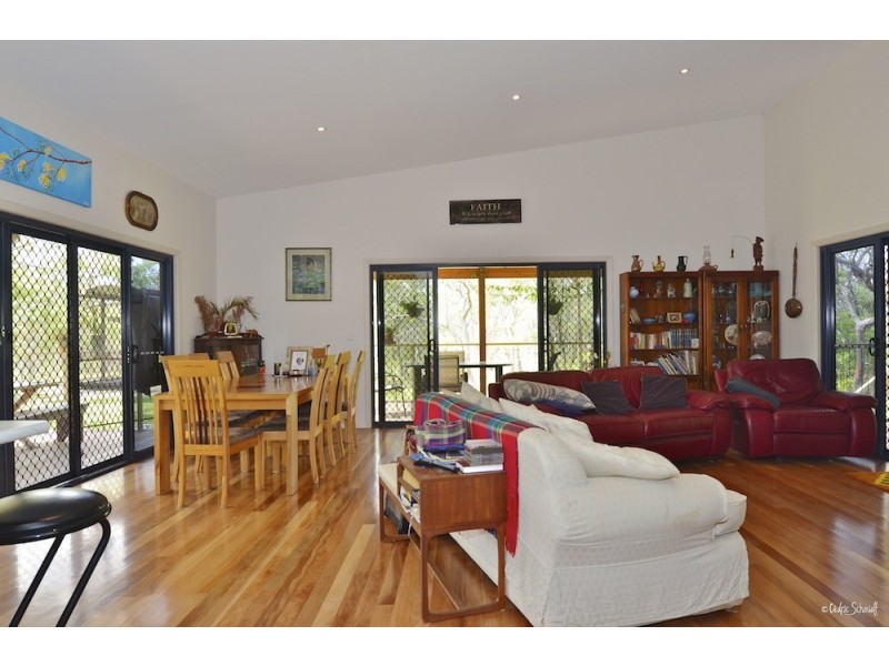 514 Davies Road, Captain Creek QLD 4677