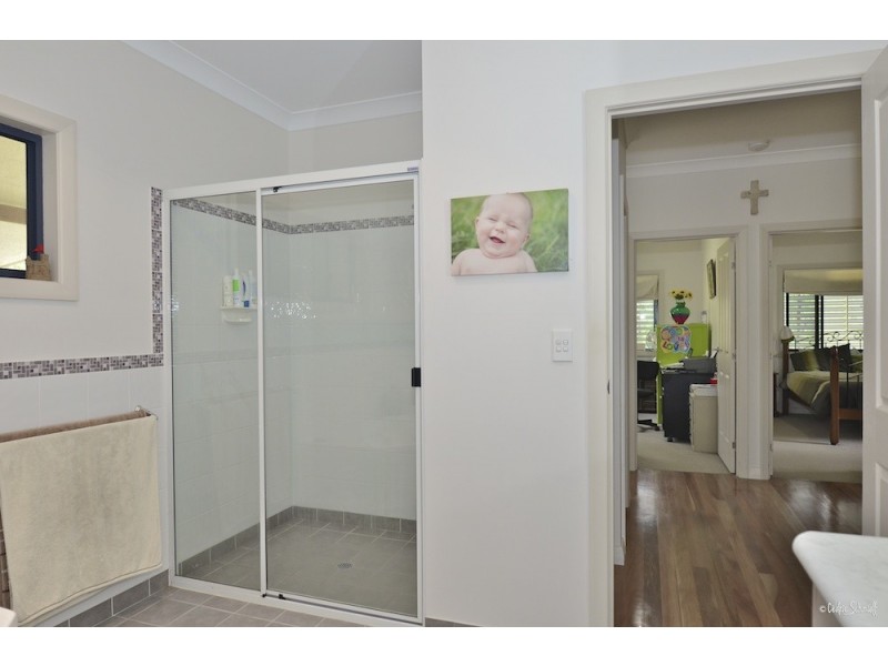 514 Davies Road, Captain Creek QLD 4677