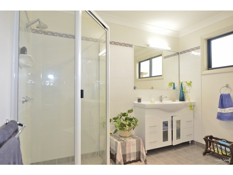 514 Davies Road, Captain Creek QLD 4677