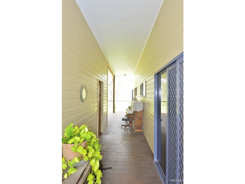 514 Davies Road, Captain Creek QLD 4677