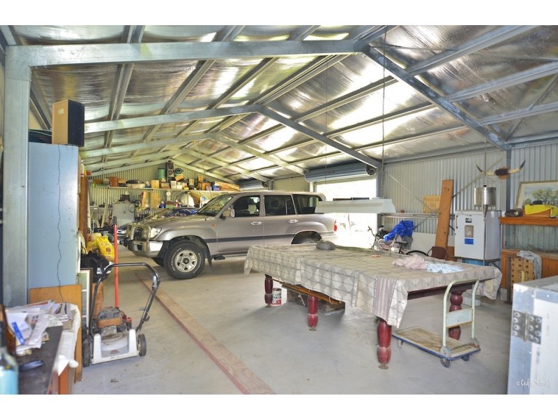 514 Davies Road, Captain Creek QLD 4677