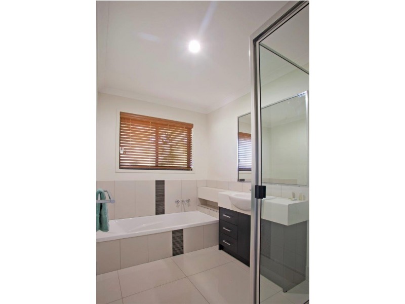 2/16 Starfish Street, Agnes Water QLD 4677