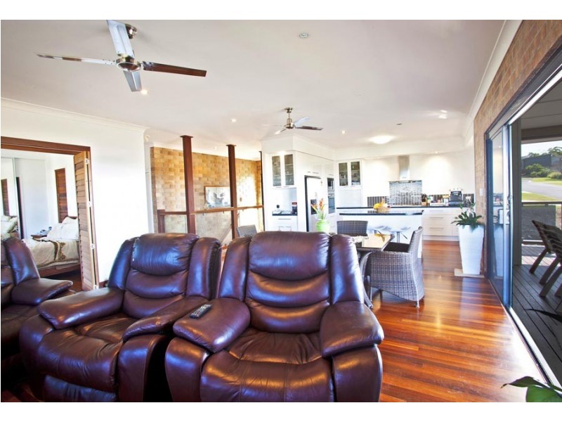 1 Evans Court, Agnes Water QLD 4677