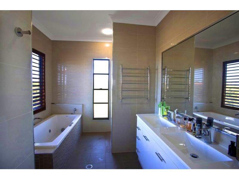 1 Evans Court, Agnes Water QLD 4677