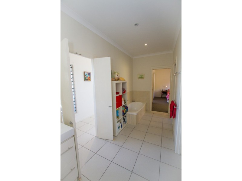 9 Whitby Place, Agnes Water QLD 4677