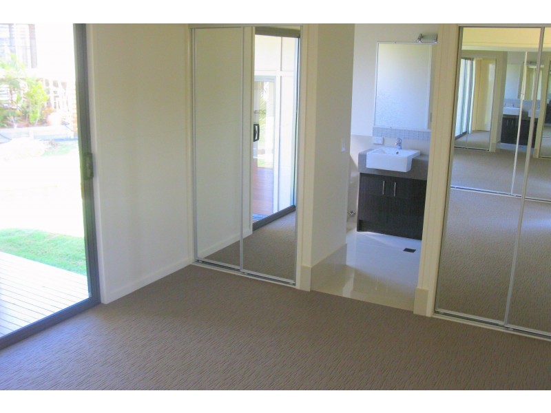 24 Marine Parade, Agnes Water QLD 4677