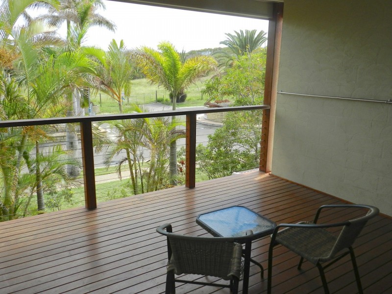 Unit 2/2 Beaches Village Circuit, Agnes Water QLD 4677