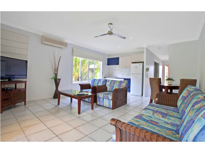 13/2 Beaches Village Circuit, Agnes Water QLD 4677