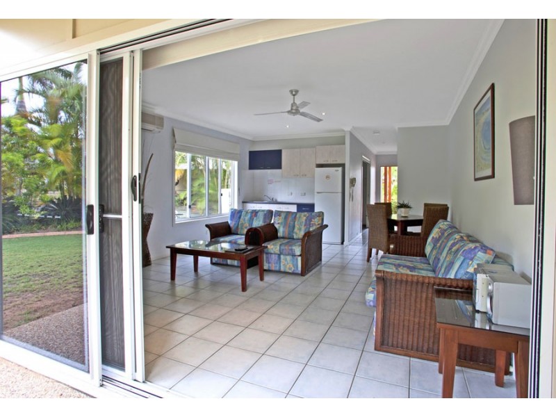 13/2 Beaches Village Circuit, Agnes Water QLD 4677
