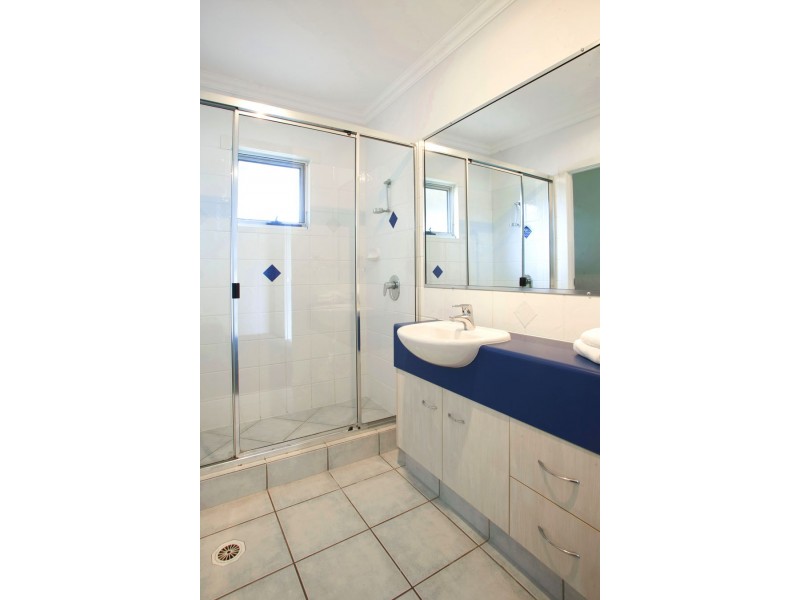 13/2 Beaches Village Circuit, Agnes Water QLD 4677