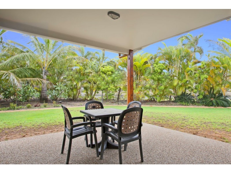 13/2 Beaches Village Circuit, Agnes Water QLD 4677