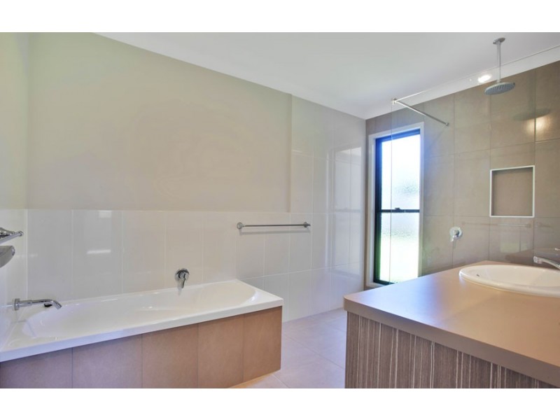 16 Marine Parade, Agnes Water QLD 4677