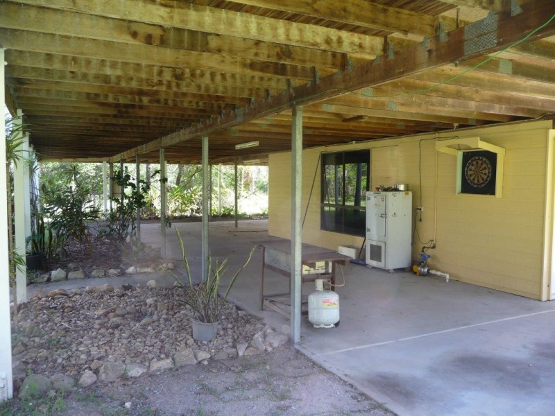 582 Murphy Road, Captain Creek QLD 4677
