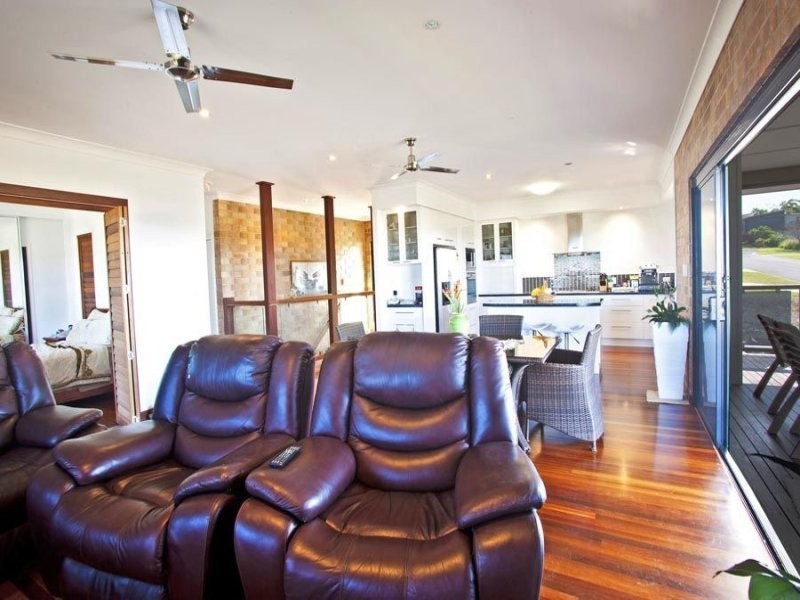 1 Evans Court, Agnes Water QLD 4677