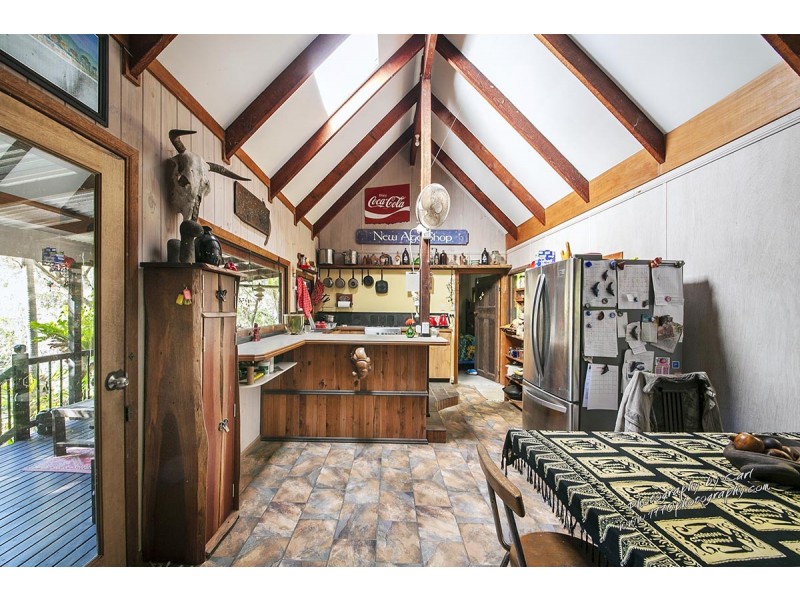 111 BOOTMAKER DR, Round Hill QLD 4677