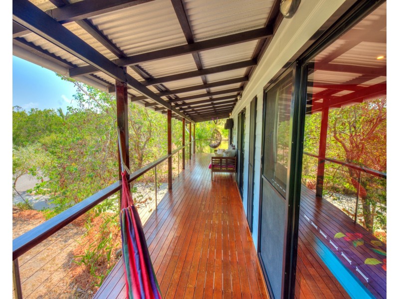 20 JOSEPH BANKS BVD, Agnes Water QLD 4677
