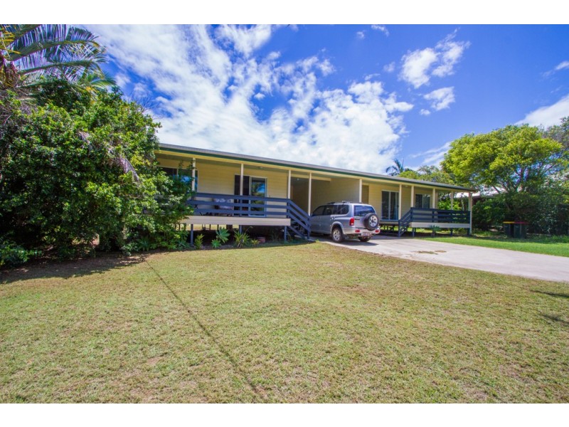4 MURRAY HILTON CL, Agnes Water QLD 4677