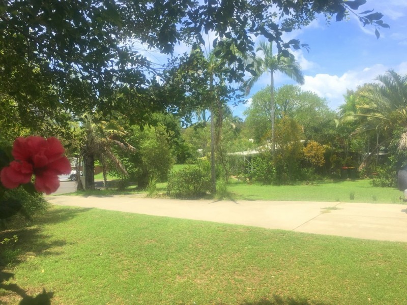 4 MURRAY HILTON CL, Agnes Water QLD 4677