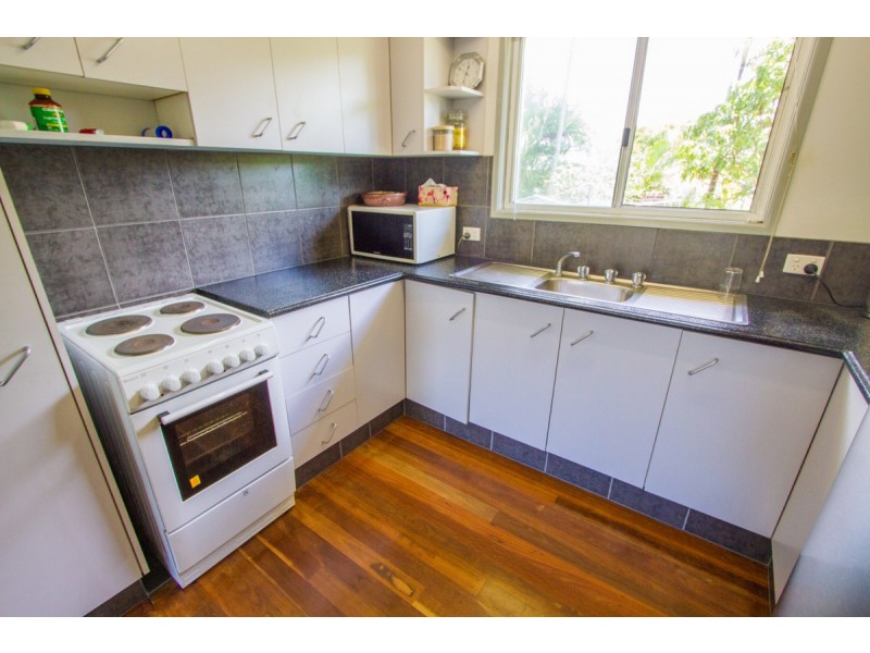 4 MURRAY HILTON CL, Agnes Water QLD 4677