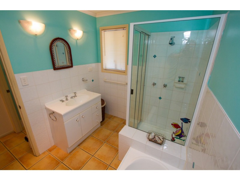 13 SUNLOVER AVE, Agnes Water QLD 4677