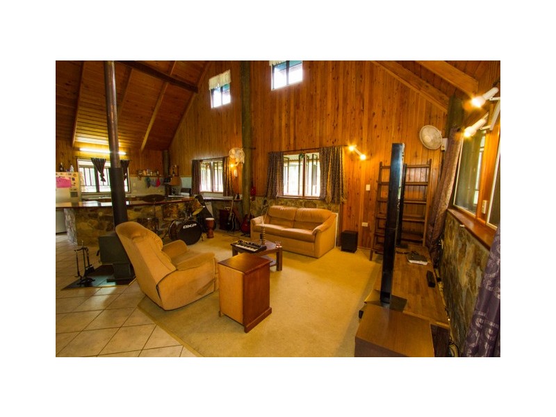 148 Dillon Road, Captain Creek QLD 4677