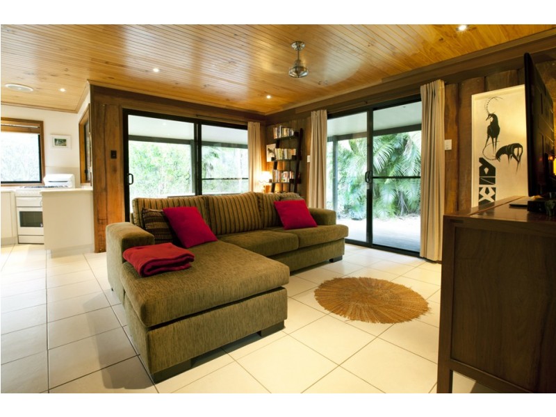 428 Lady Elliot Drive, Round Hill QLD 4677