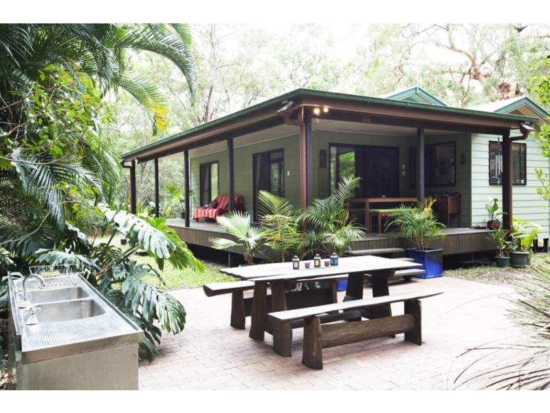 428 Lady Elliot Drive, Round Hill QLD 4677