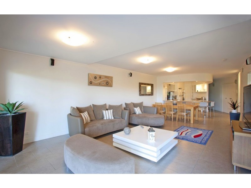 206/1 Beaches Village Circuit, Agnes Water QLD 4677