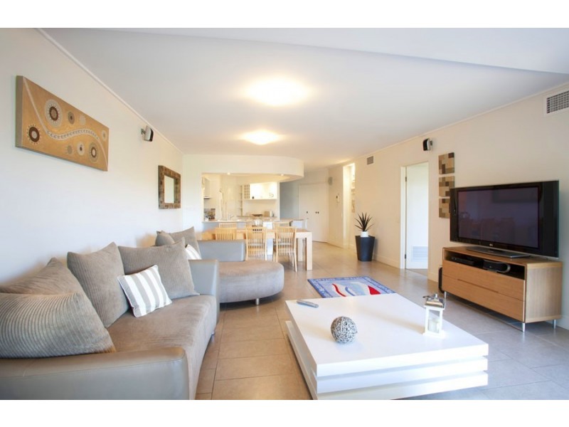 206/1 Beaches Village Circuit, Agnes Water QLD 4677