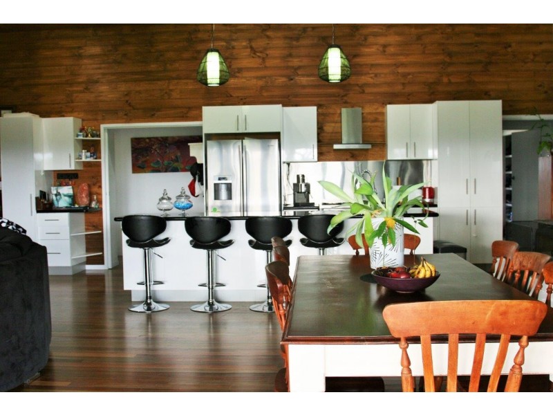 412 Bootmaker Drive, Round Hill QLD 4677