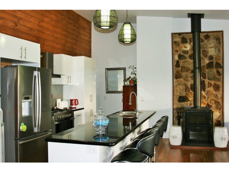 412 Bootmaker Drive, Round Hill QLD 4677