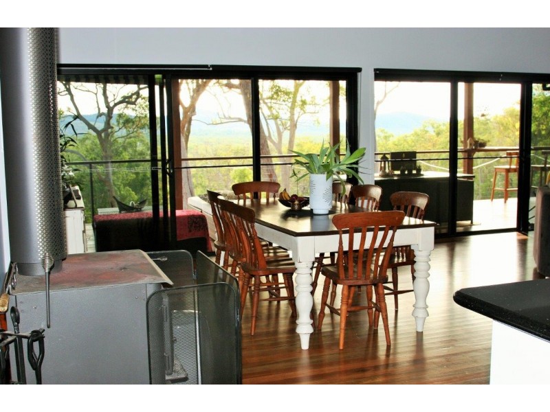 412 Bootmaker Drive, Round Hill QLD 4677