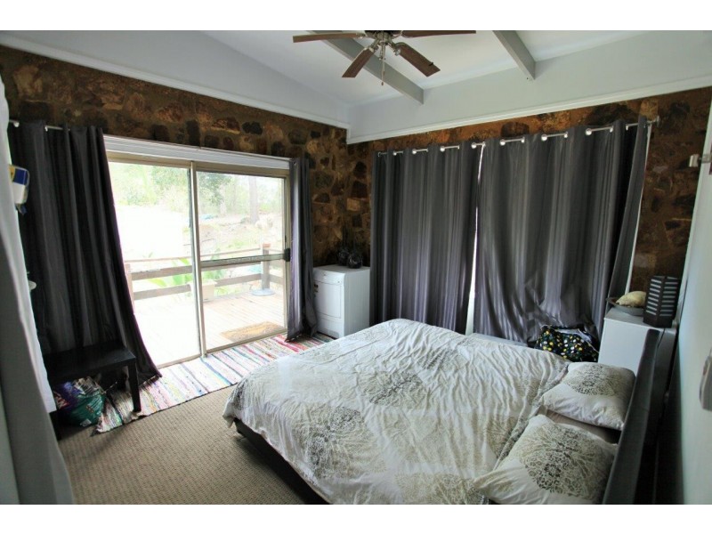 412 Bootmaker Drive, Round Hill QLD 4677