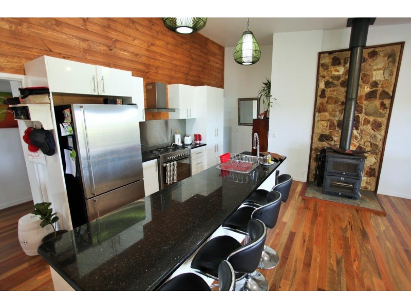 412 Bootmaker Drive, Round Hill QLD 4677