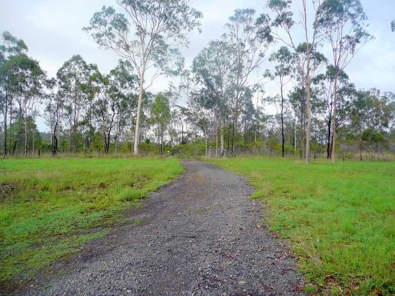 720 Round Hill Road, Captain Creek QLD 4677