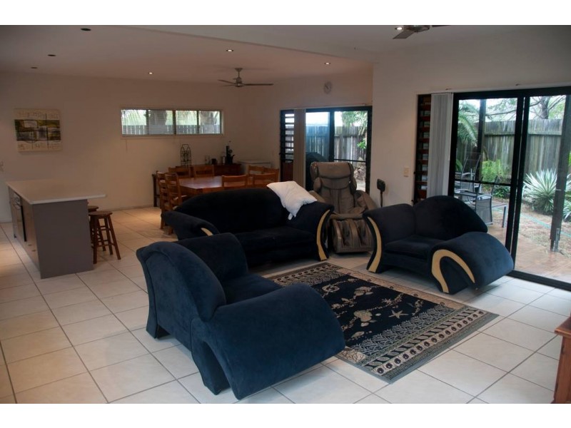2 / 15 Dolphin court, Agnes Water QLD 4677