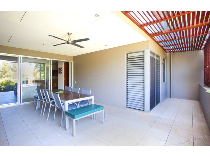 10/4 Ocean Beach Drive, Agnes Water QLD 4677