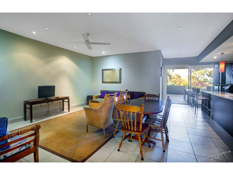 10/4 Ocean Beach Drive, Agnes Water QLD 4677