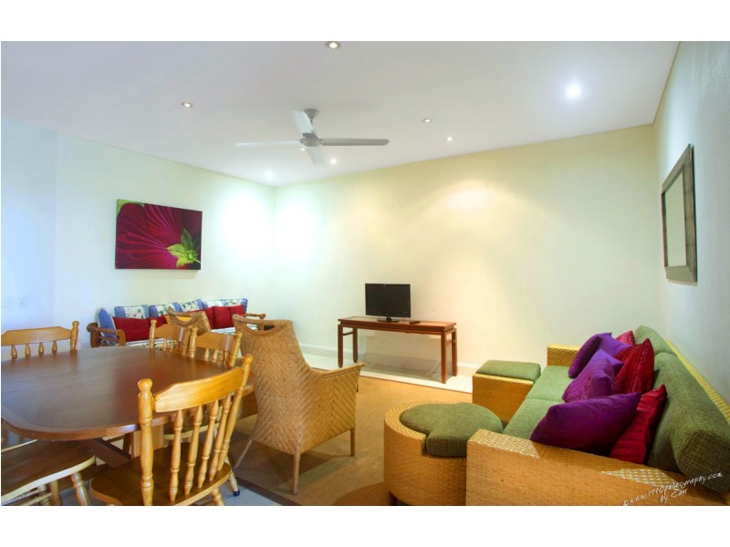 10/4 Ocean Beach Drive, Agnes Water QLD 4677