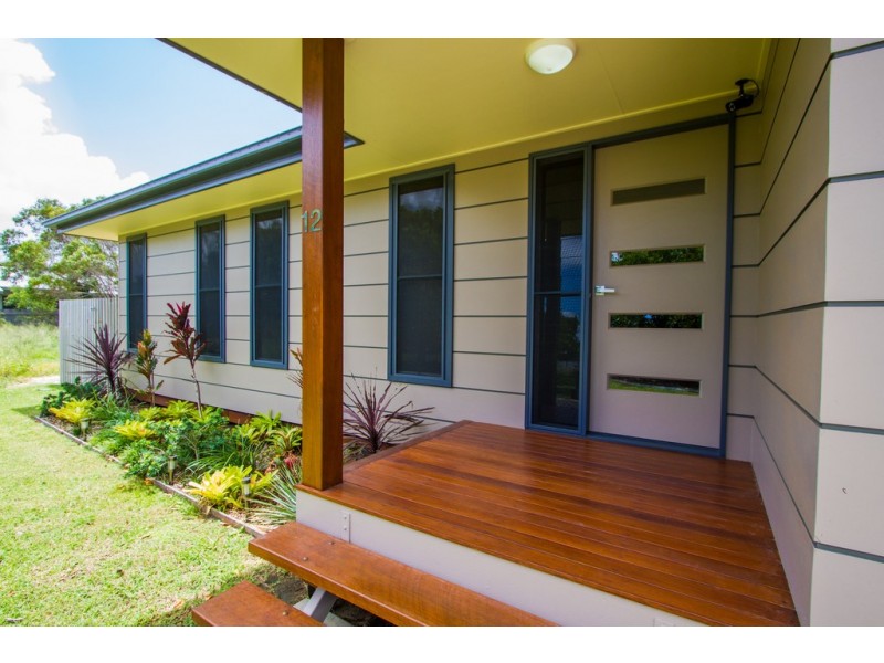 12 DOLPHIN COURT, Agnes Water QLD 4677