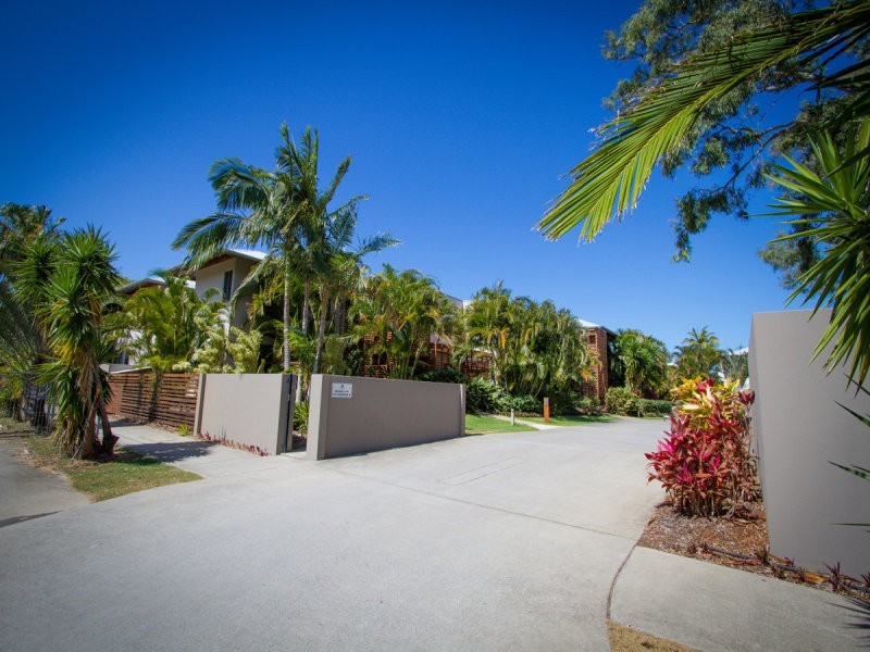 13/4 Ocean Beach Drive, Agnes Water QLD 4677