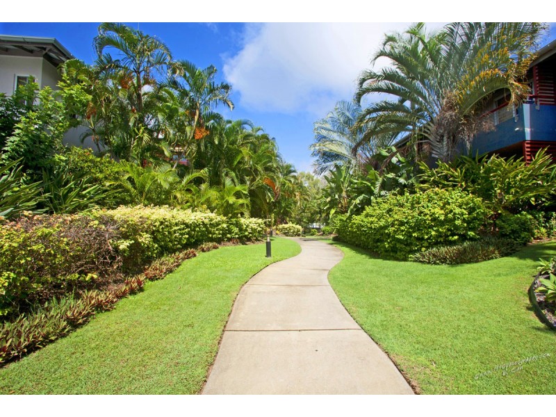 13/4 Ocean Beach Drive, Agnes Water QLD 4677